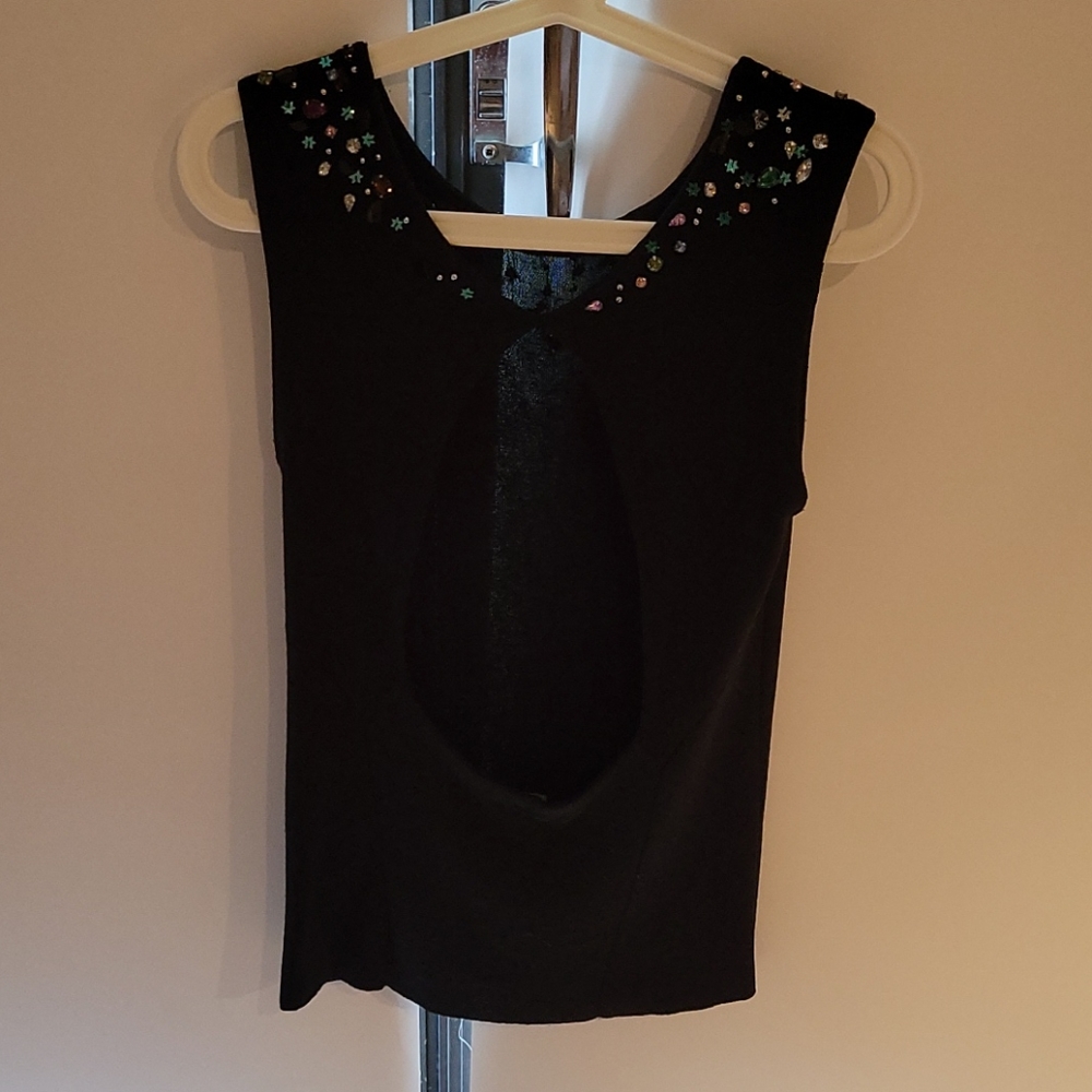 Top - Picture 2 of 2